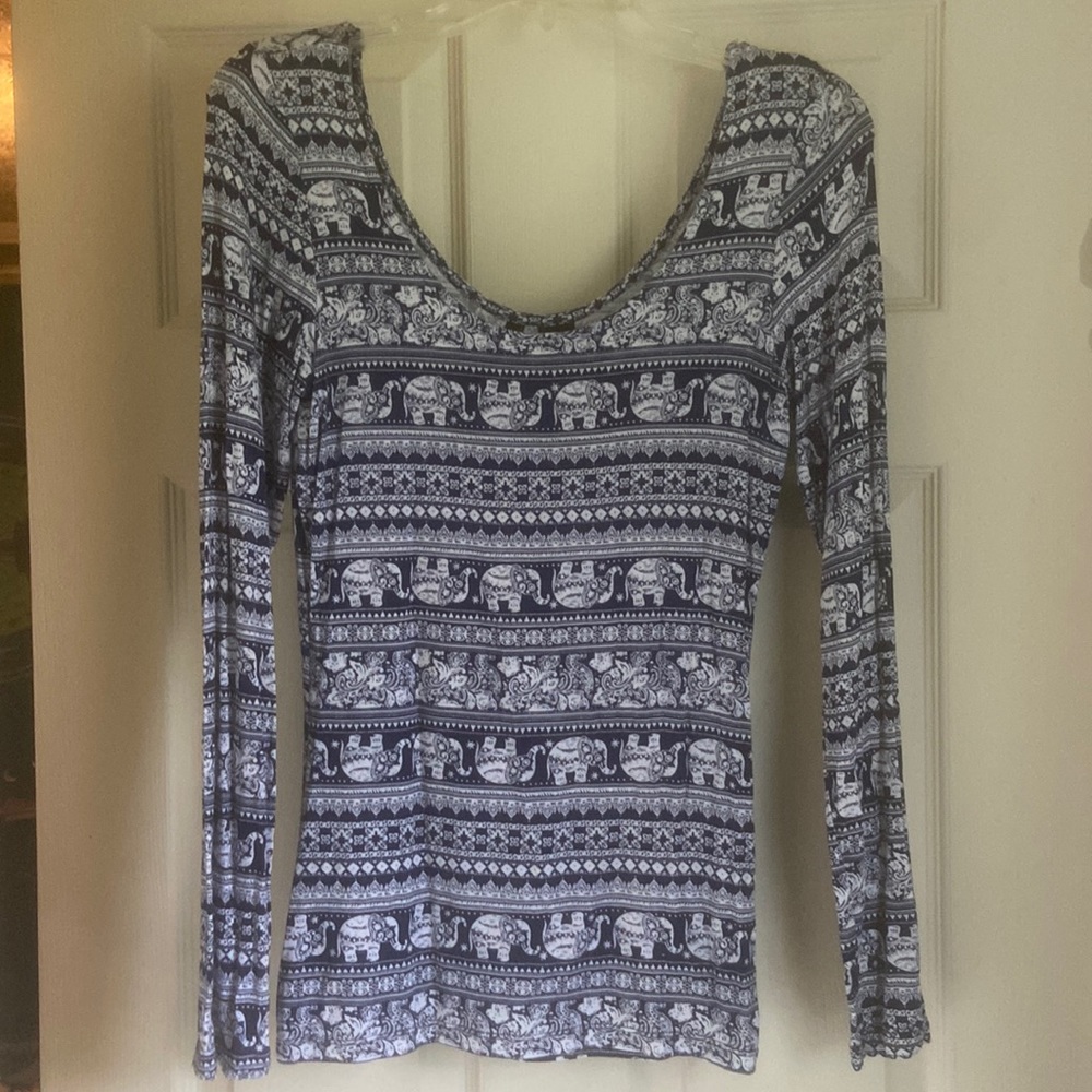 Elephant shirt medium